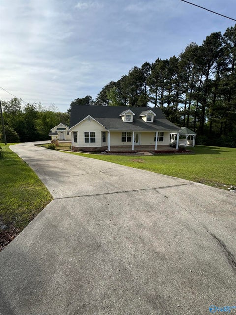 Homes For Sale - 121 County Road 372<br/> Lawrence County, Trinity, AL 35673