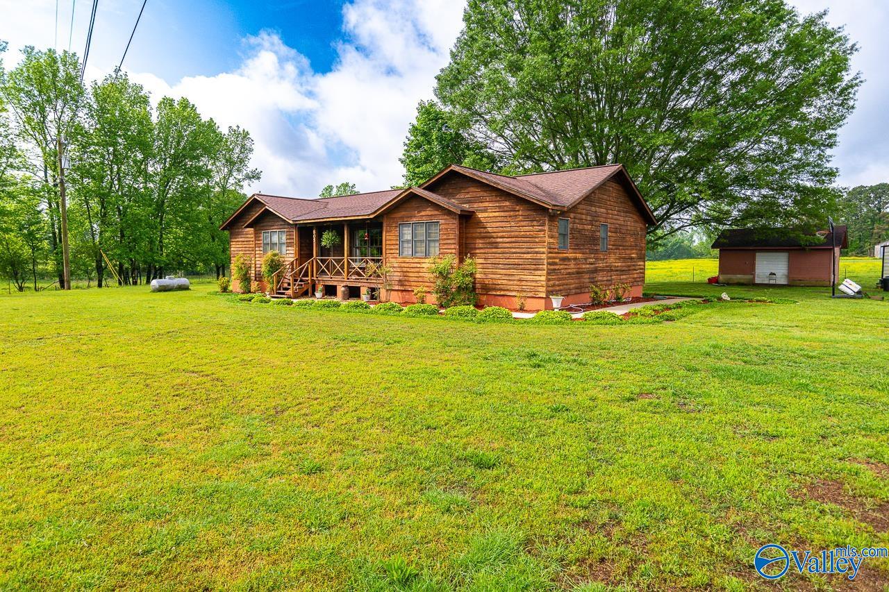 805 County Road 1459