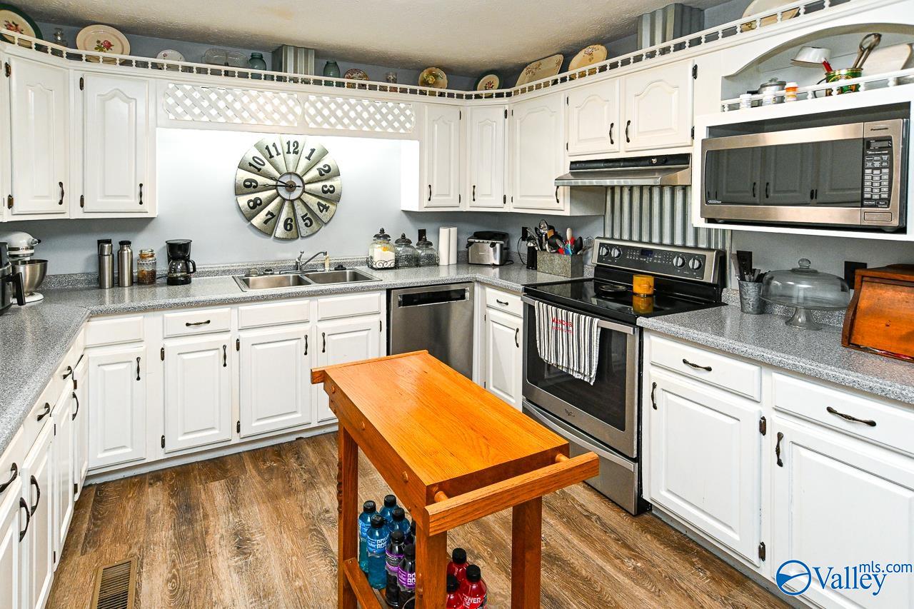 805 County Road 1459, Vinemont, Alabama image 21