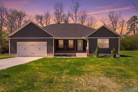 299 Creekside Drive Albertville AL 35950