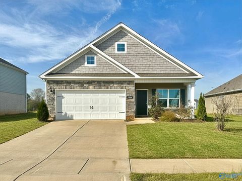 Homes For Sale - 13030 Lantern Pointe Way<br/> Limestone County, Harvest, AL 35749