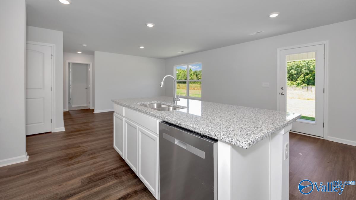 202 Trestle Point Drive, Harvest, Alabama image 2