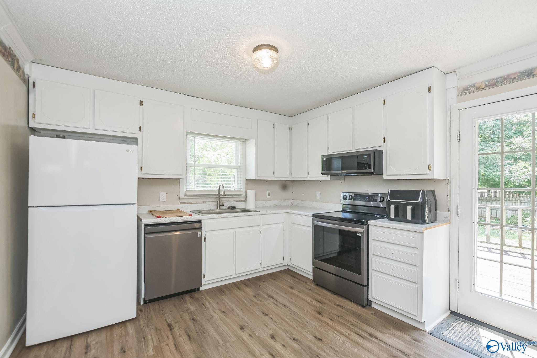 101 Arrowhead Trail