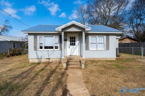 Photo of 202 Oak Street, Athens, AL 35611 (MLS # 21917122)