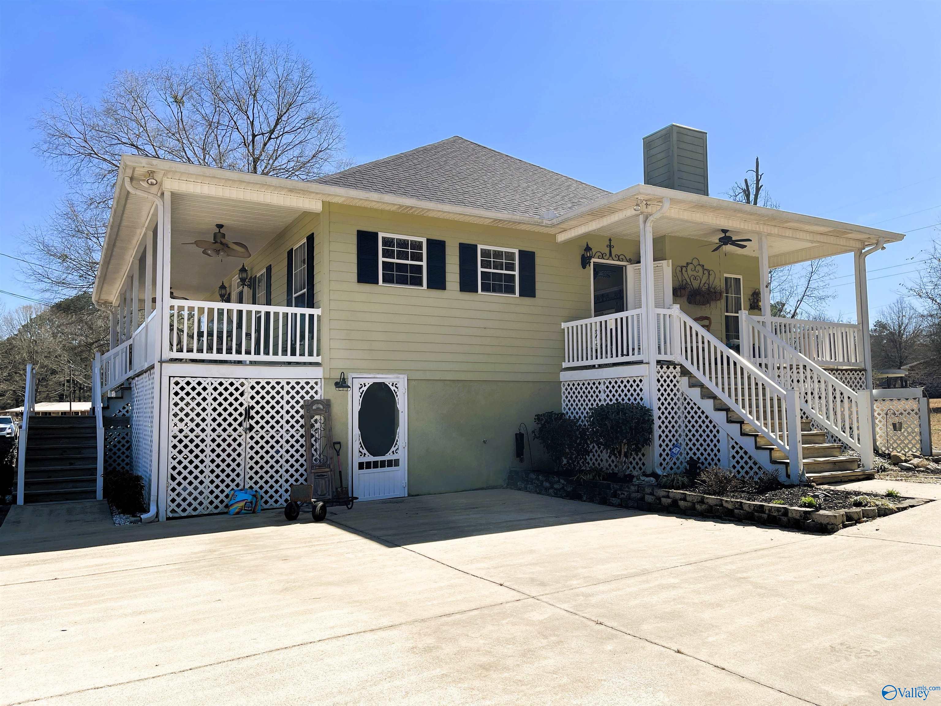 916B Riverview Drive, Gadsden, Alabama image 3