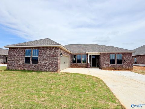 Homes For Sale - 1085 Maplehurst Street<br/> Decatur, AL 35603