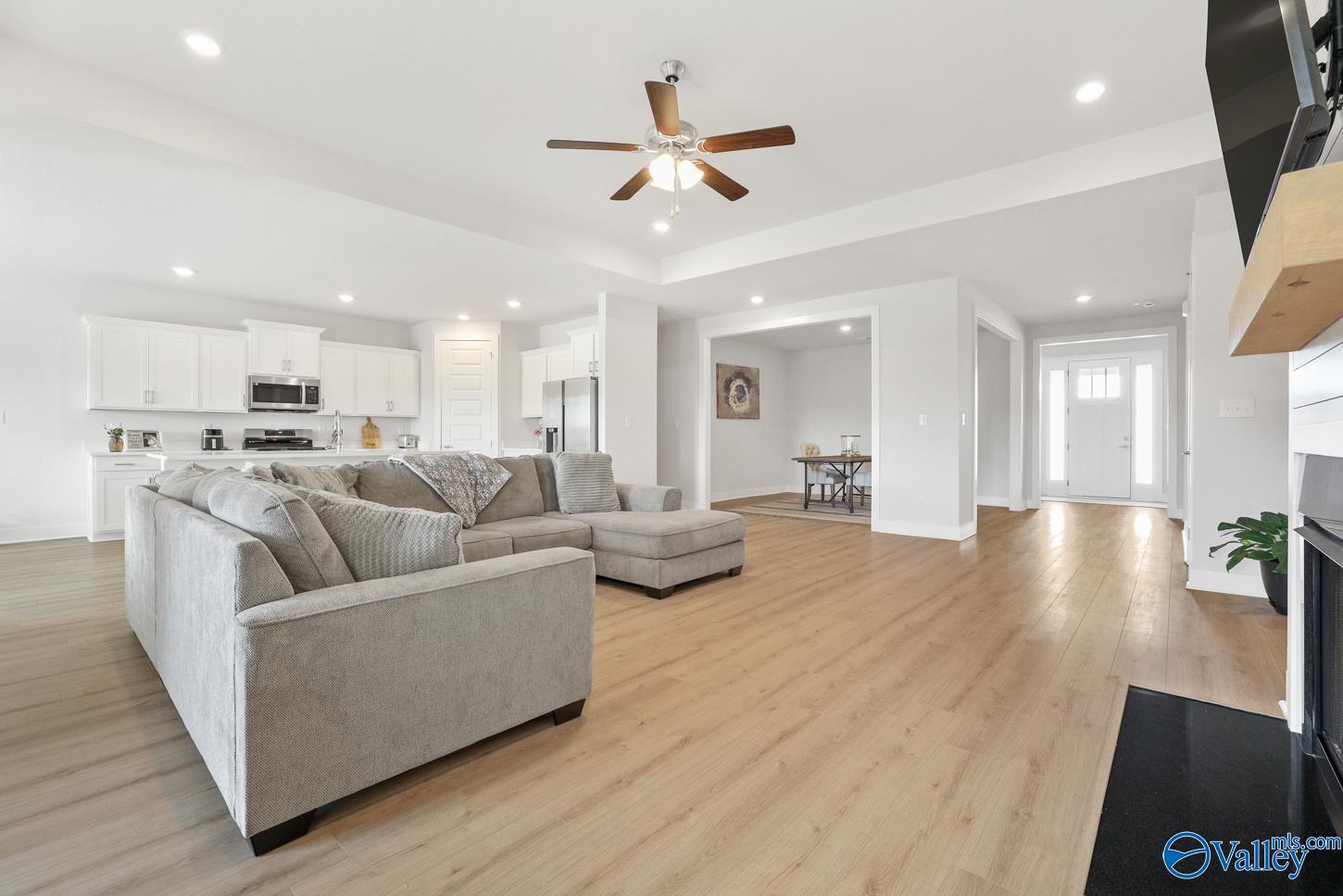 225 John Clift Circle, Madison, Alabama image 4