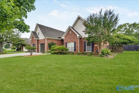 Homes For Sale - 6714 Zach Lane<br/> Owens Cross Roads, AL 35763