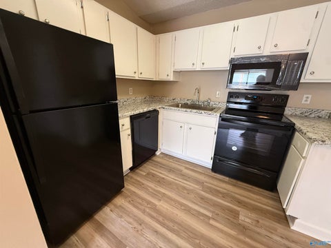 Condo For Sale - 6611-C Willow Pointe Drive #109<br/> Huntsville, AL 35806