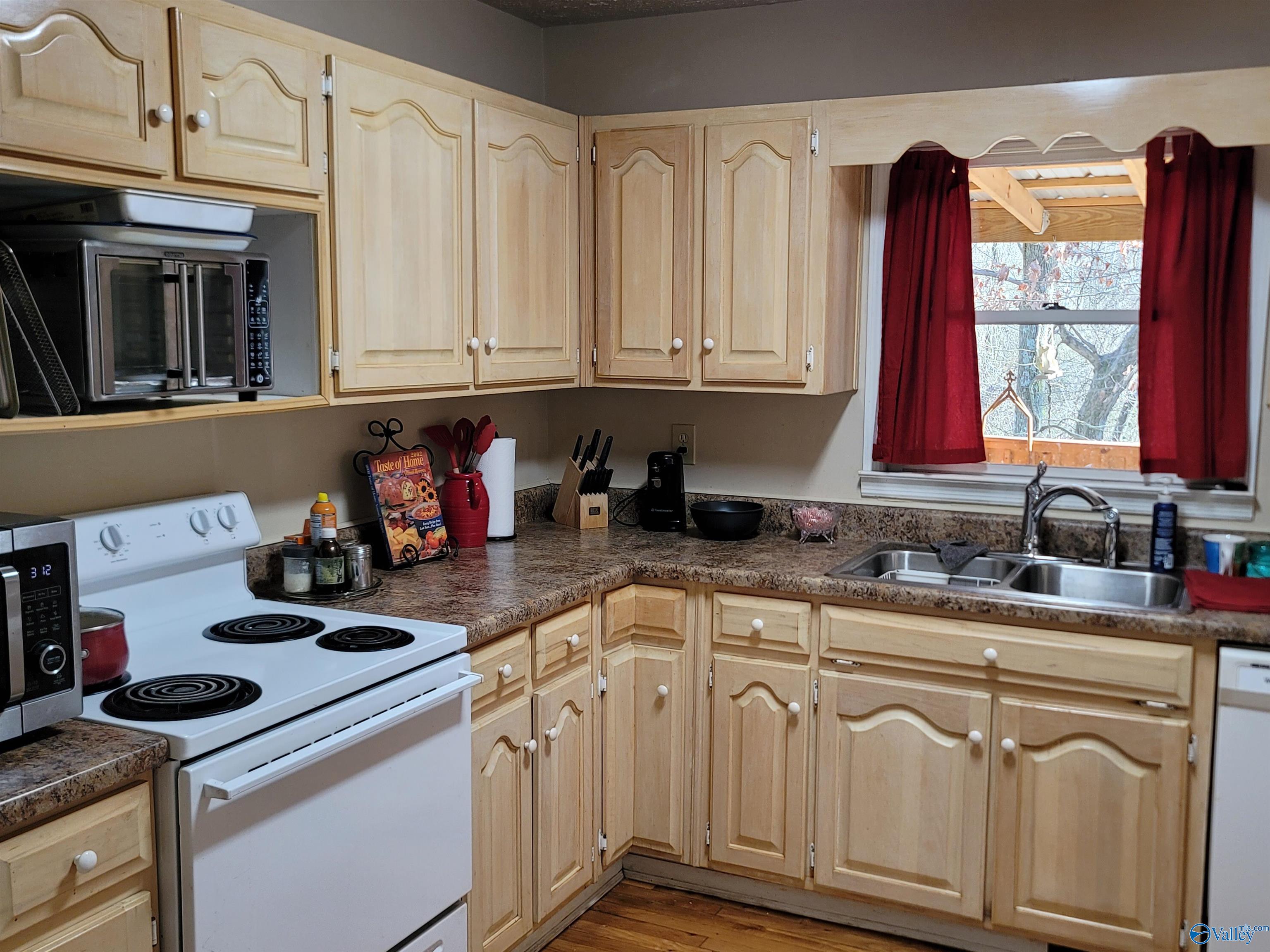 437 O Z Davis Road, Eva, Alabama image 15