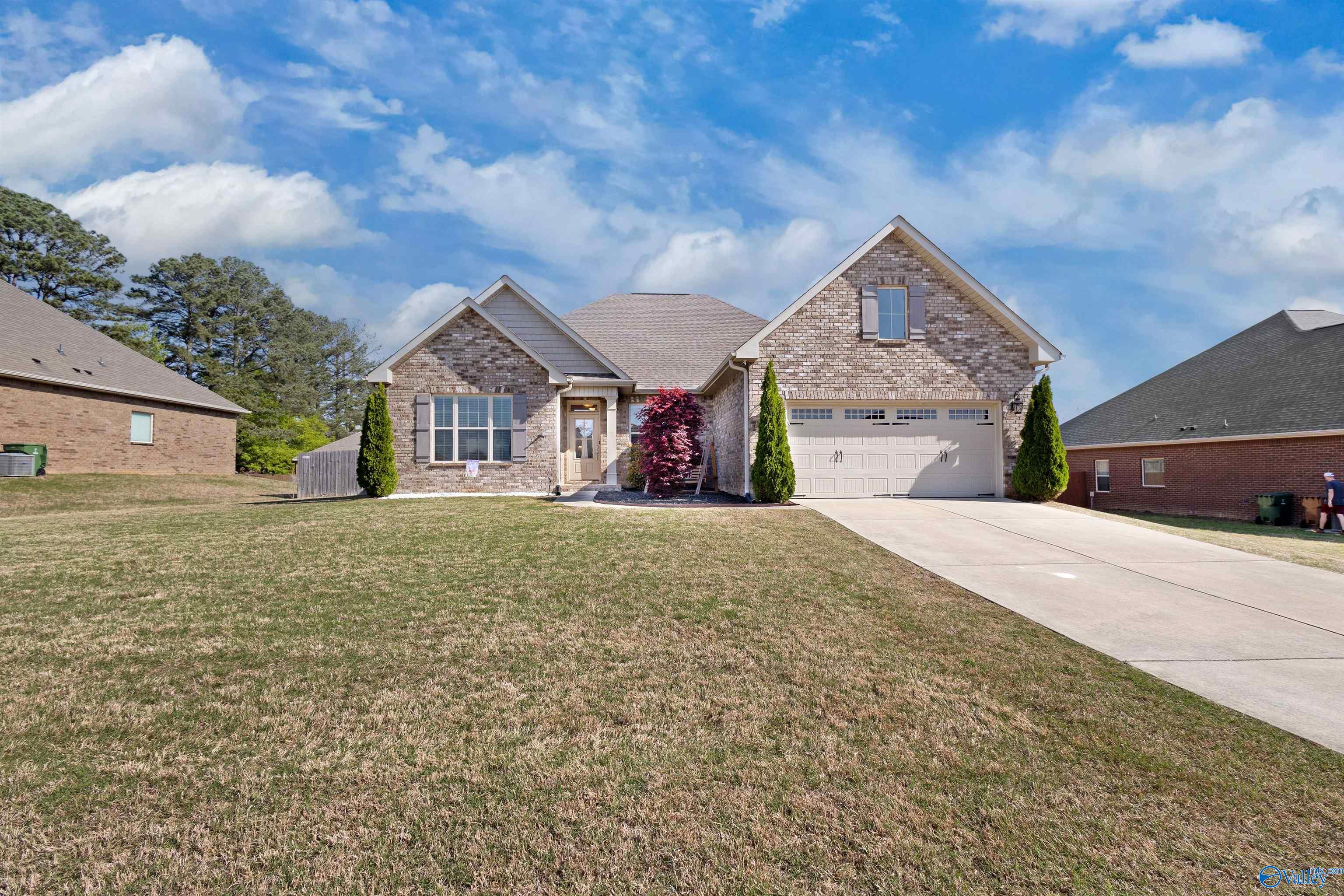 511 Foxridge Drive, Hartselle, Alabama image 2