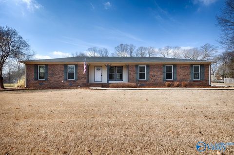 Photo of 6403 Trailwood Drive, Huntsville, AL 35811 (MLS # 21909785)