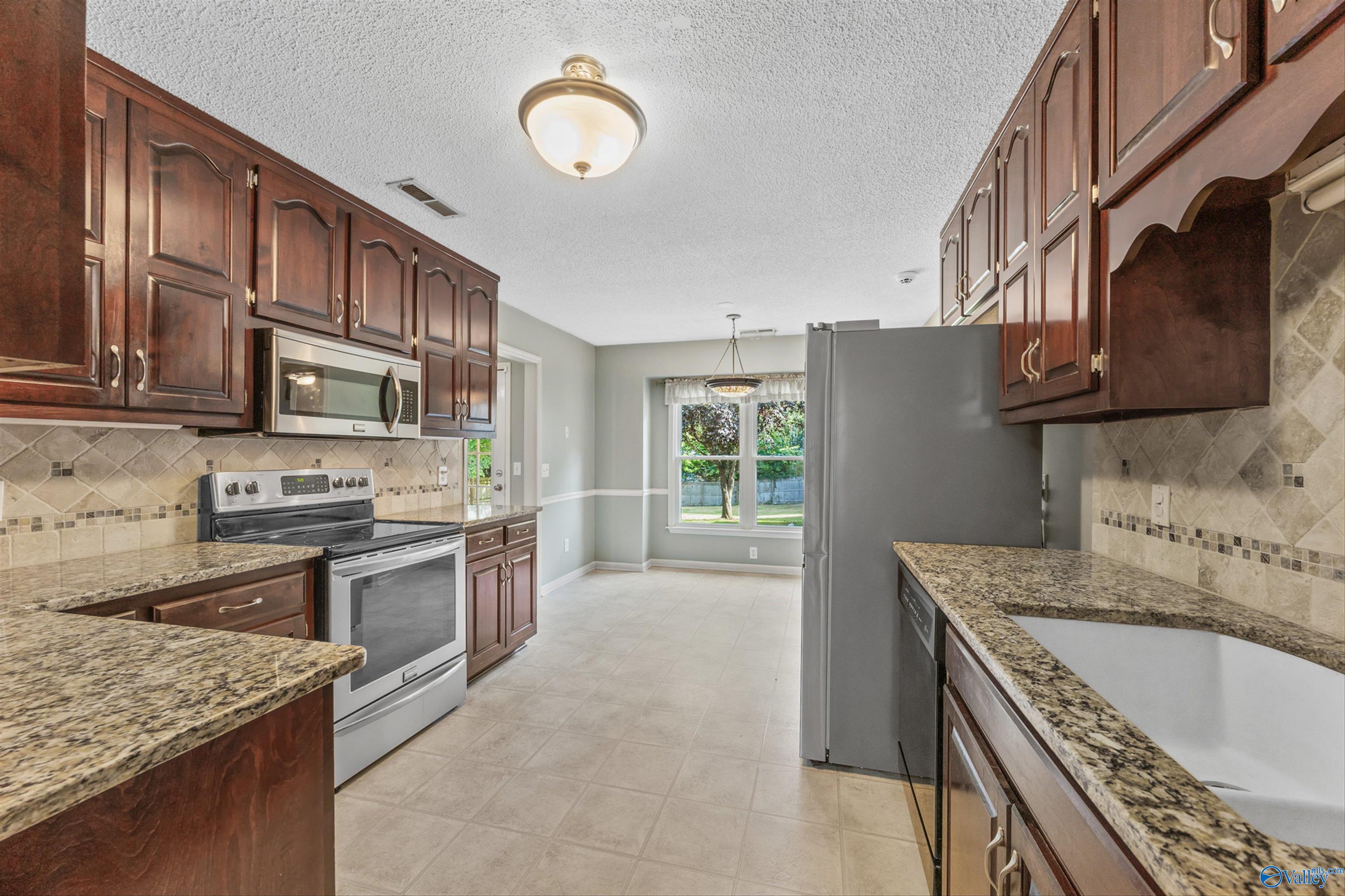 221 Badger Drive, Harvest, Alabama image 9
