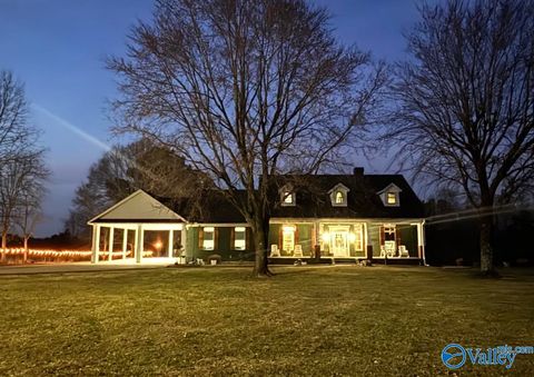 Photo of 2600 County Road 505, Fort Payne, AL 35968 (MLS # 21910441)