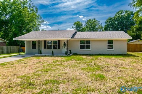 Homes For Sale - 1603 4th Avenue<br/> Decatur, AL 35601