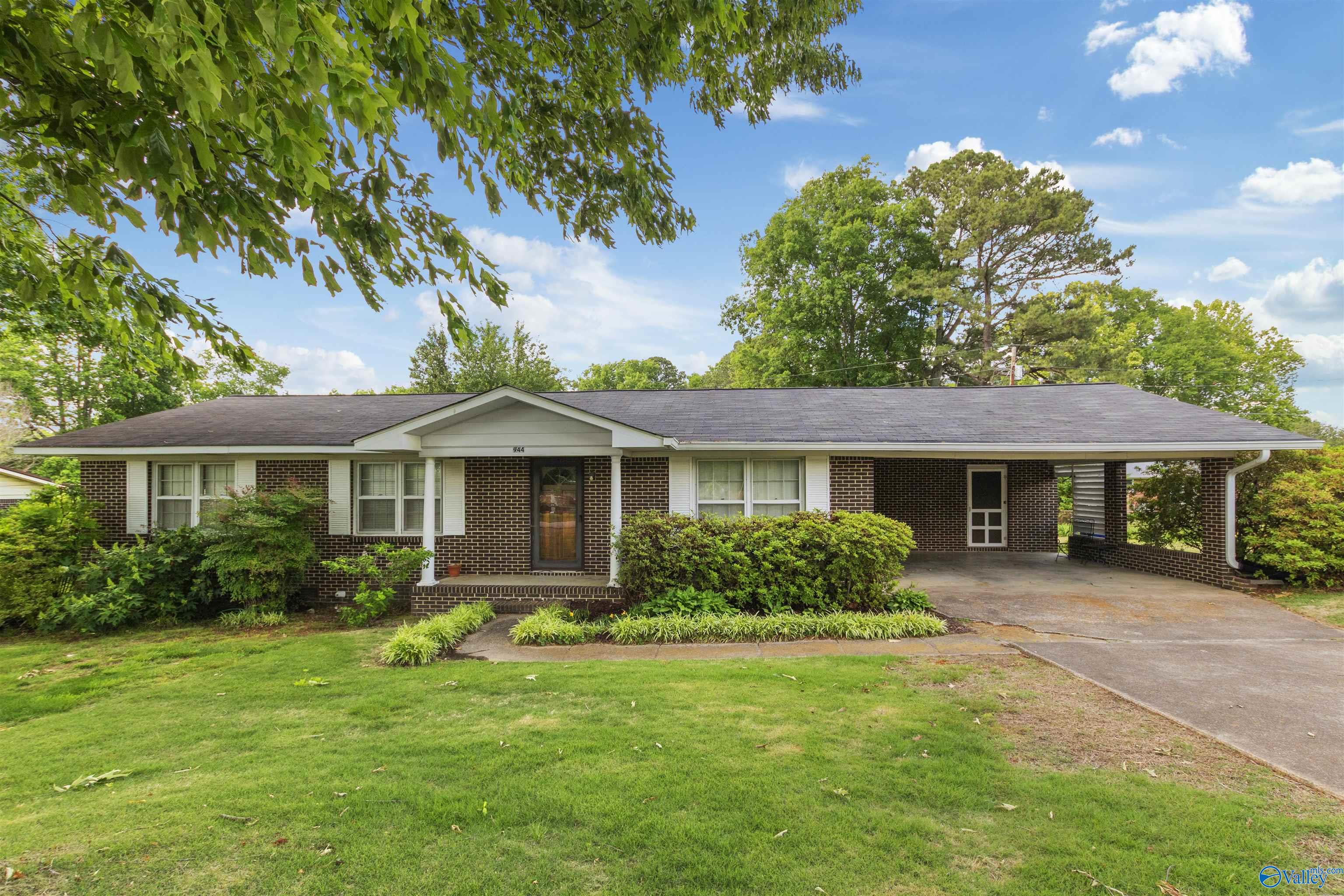 944 4th Avenue NW, Arab, AL 35016 | MLS 21917763 | Listing