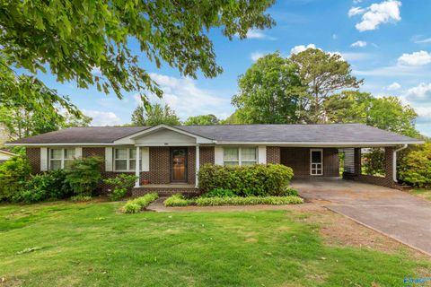 Homes For Sale - 944 4th Avenue<br/> Arab, AL 35016