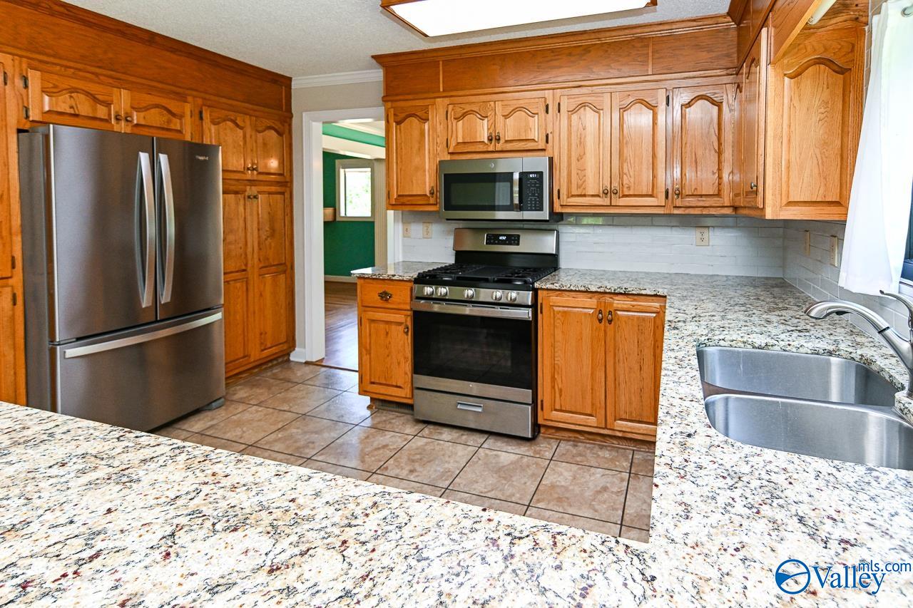 3623 Barkley Bridge Road, Hartselle, Alabama image 6