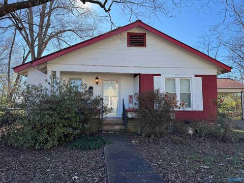 Photo of 109 Magnolia Lane, Scottsboro, AL 35768 (MLS # 21905797)