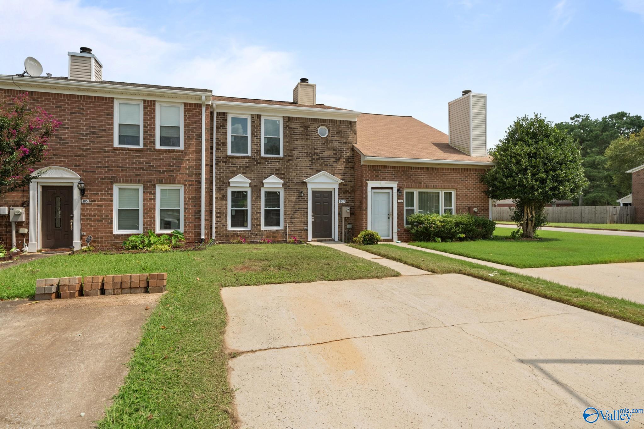 107 Cresent Circle