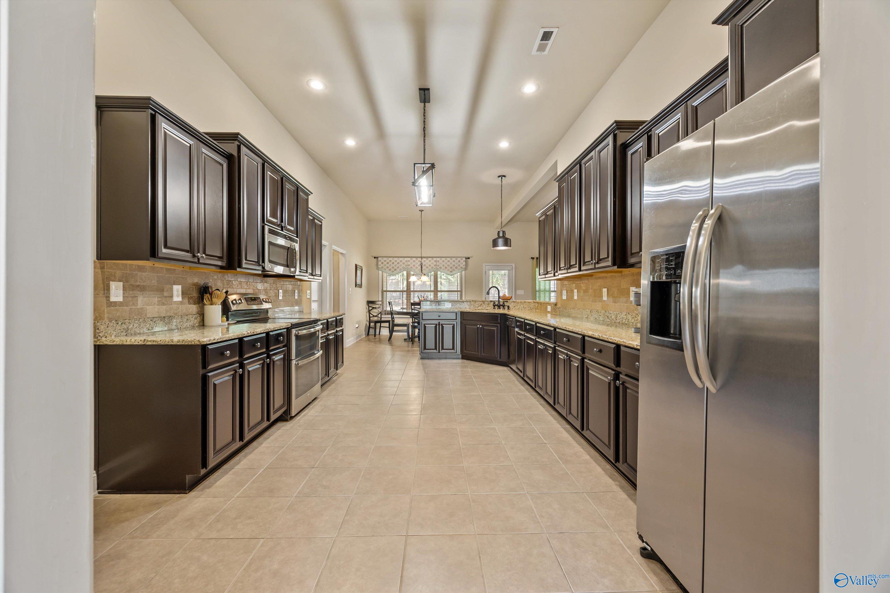 136 Bilton Drive, Harvest, Alabama image 11