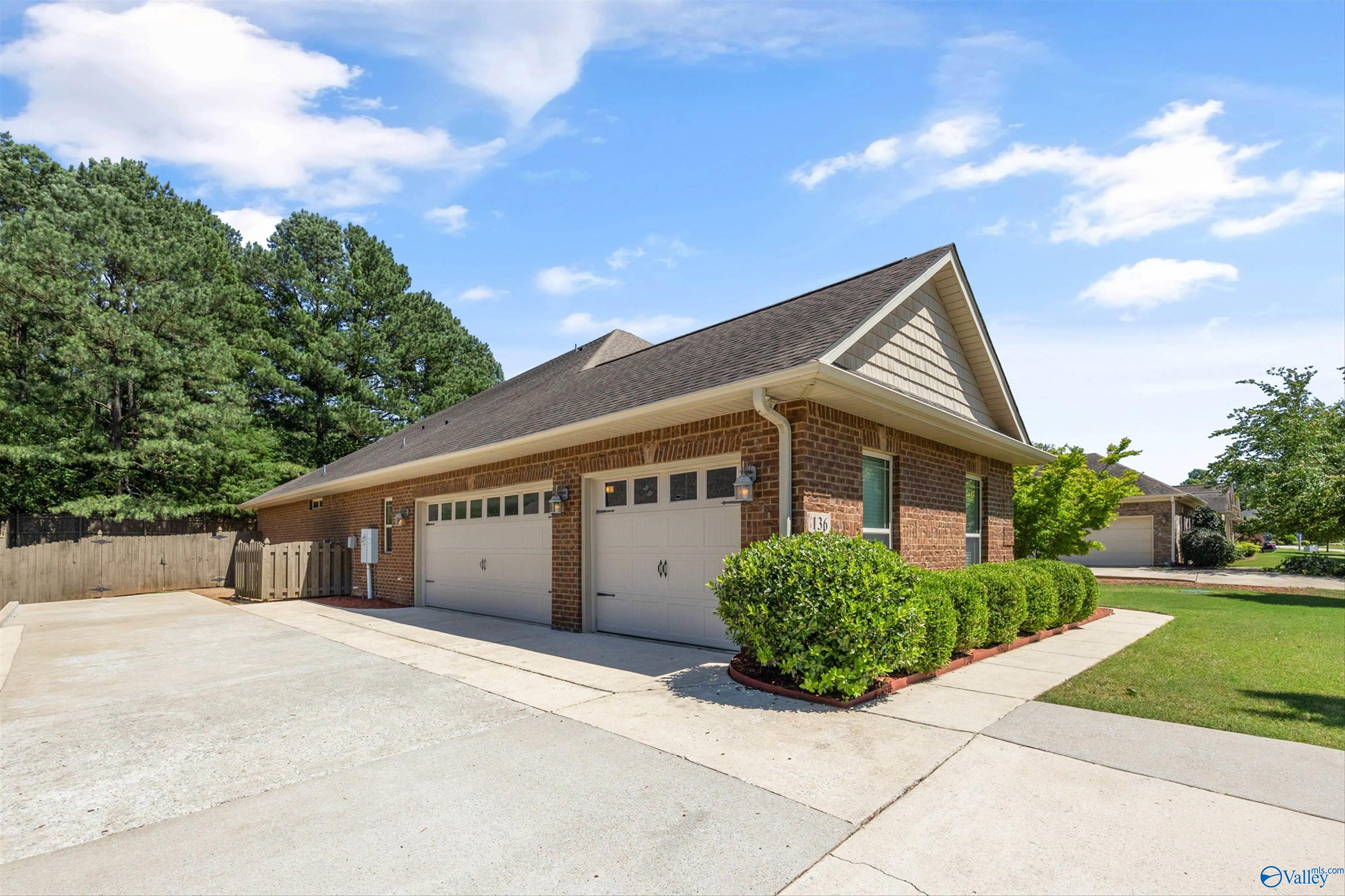 136 Bilton Drive, Harvest, Alabama image 3