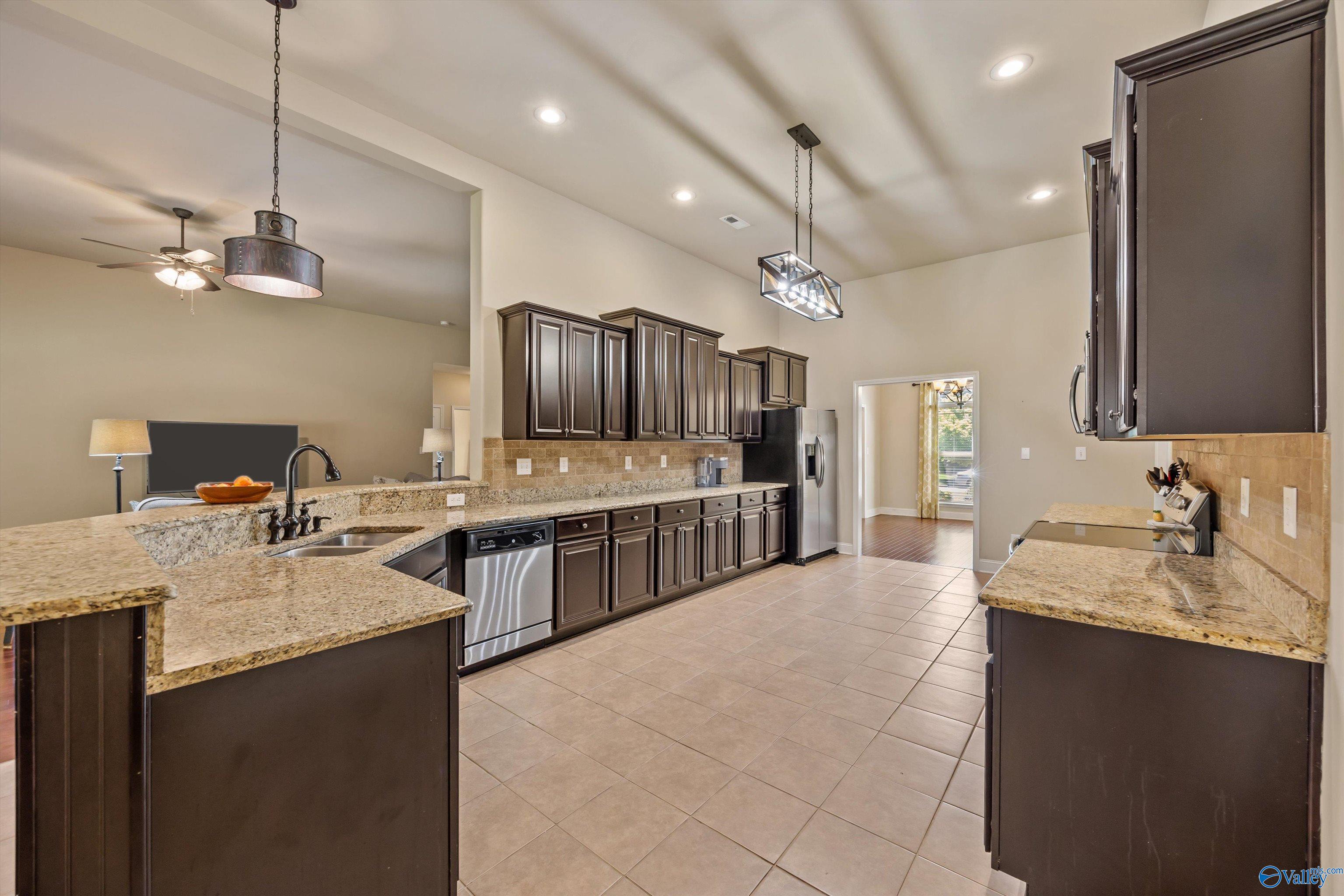 136 Bilton Drive, Harvest, Alabama image 12