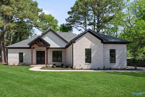 Homes For Sale - 6306 Sheri Drive<br/> Huntsville, AL 35806