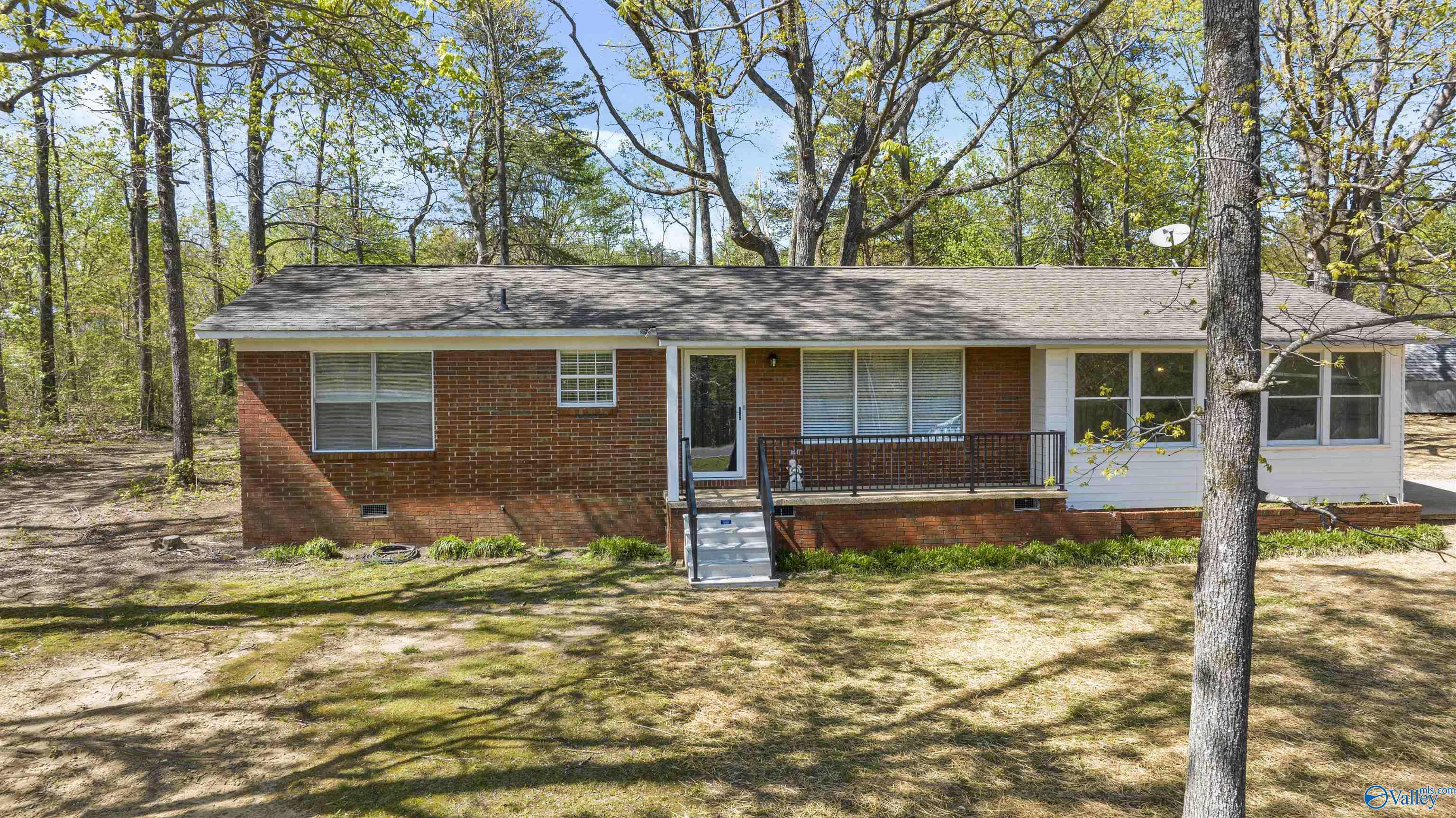3702 Desoto Parkway NE