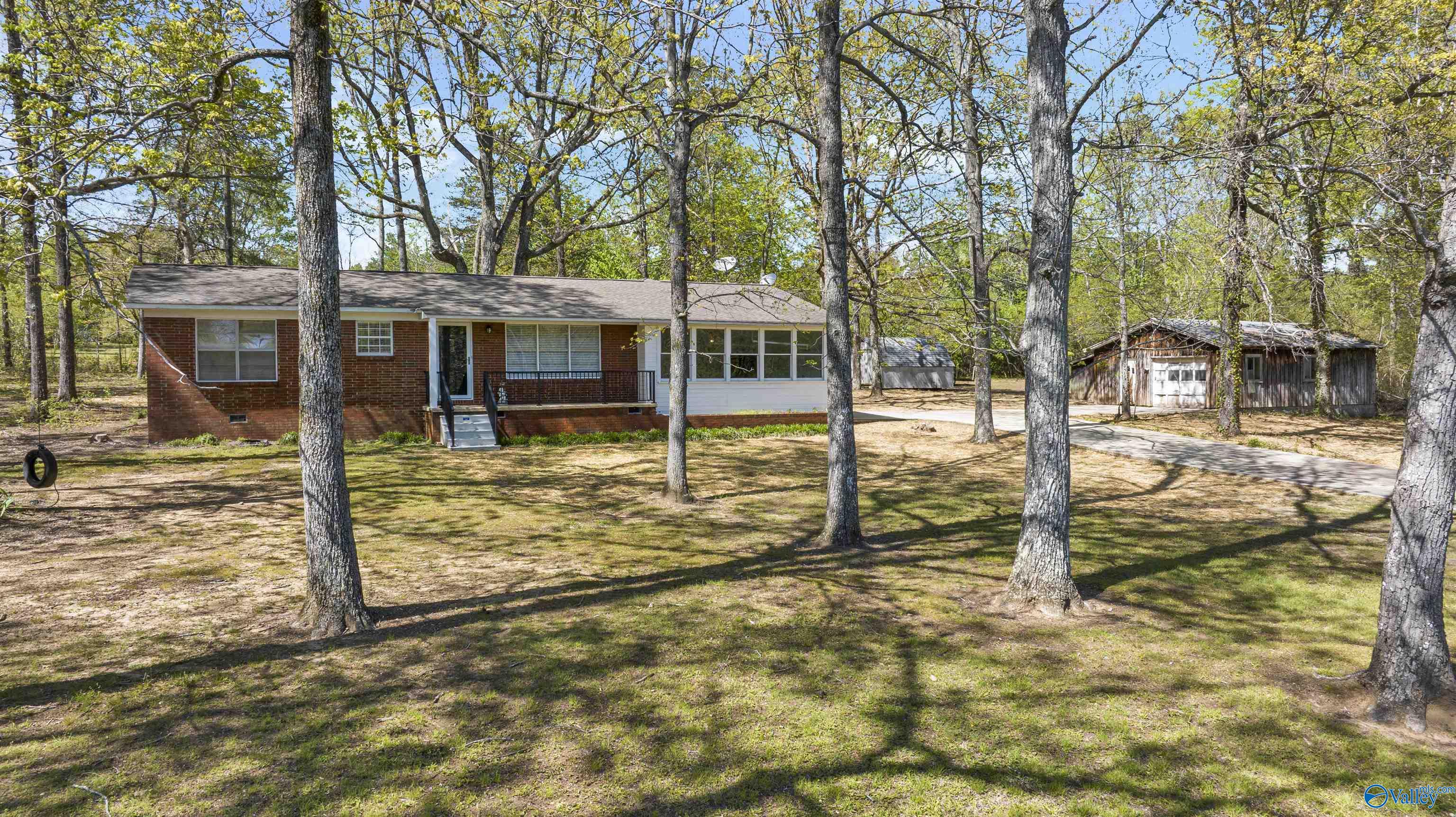 3702 Desoto Parkway NE