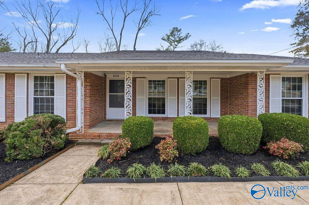 8602 Hickory Hills Lane SE