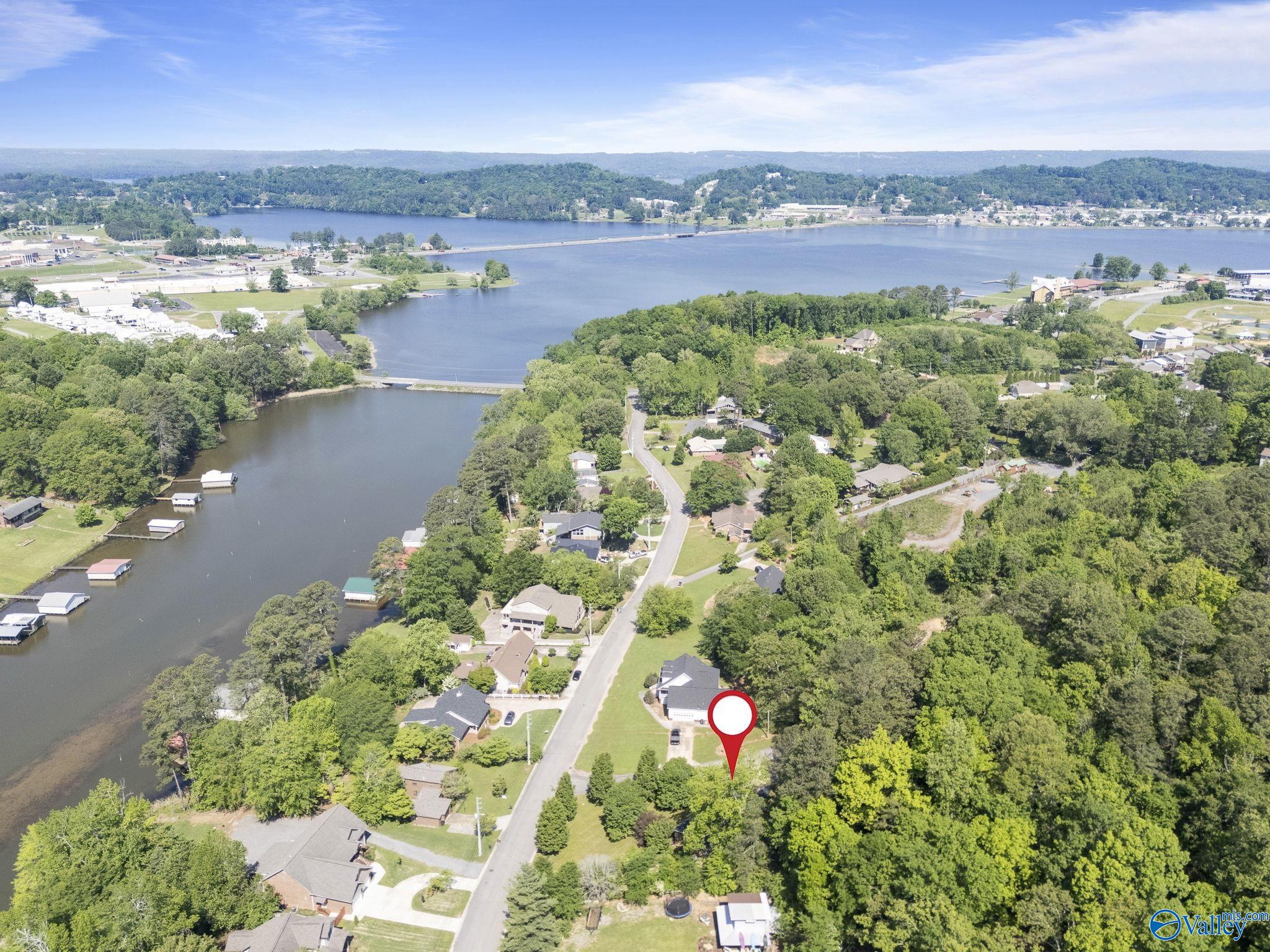 4233 Kimberly Drive, Guntersville, Alabama image 7