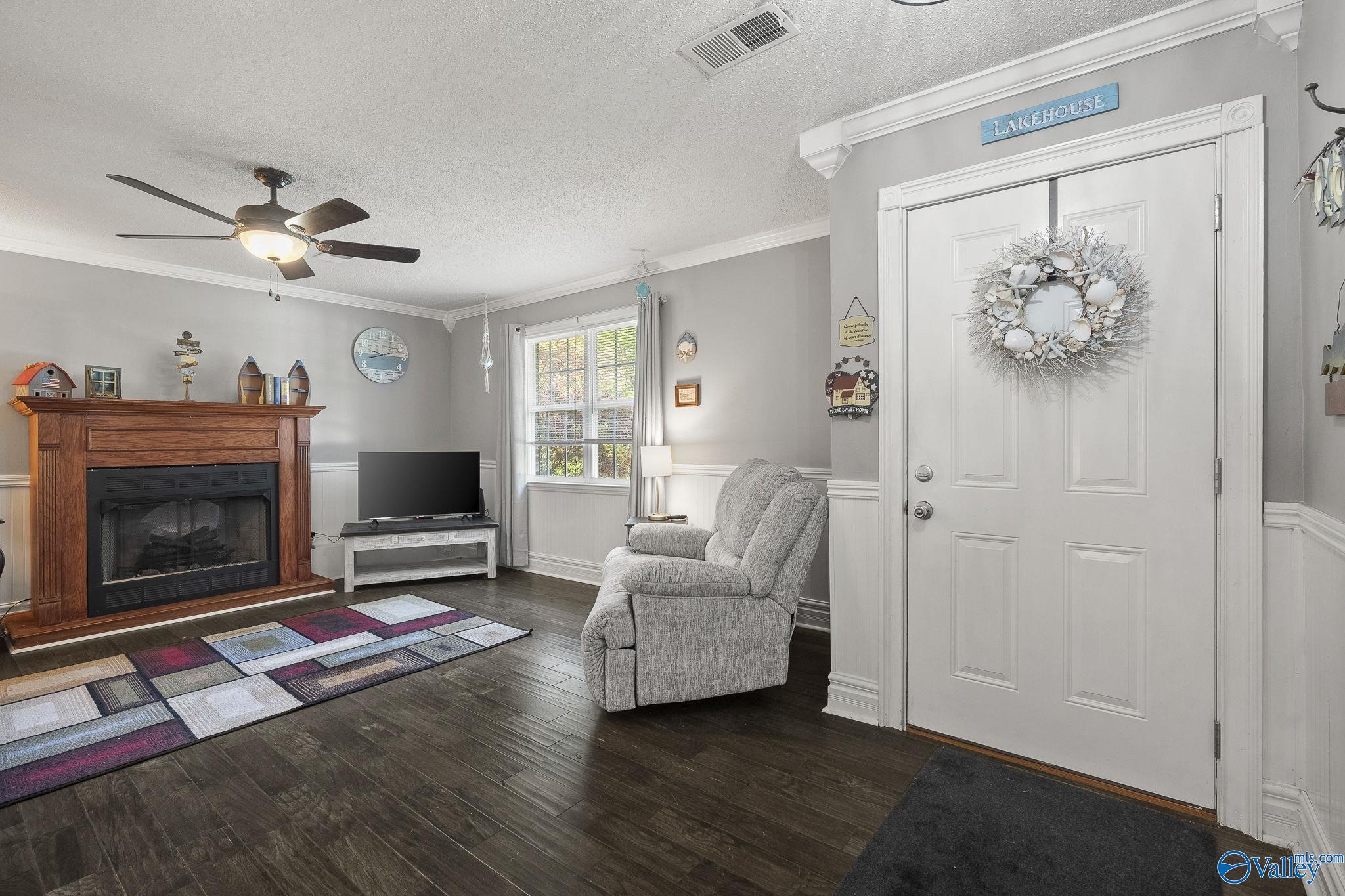 4233 Kimberly Drive, Guntersville, Alabama image 9