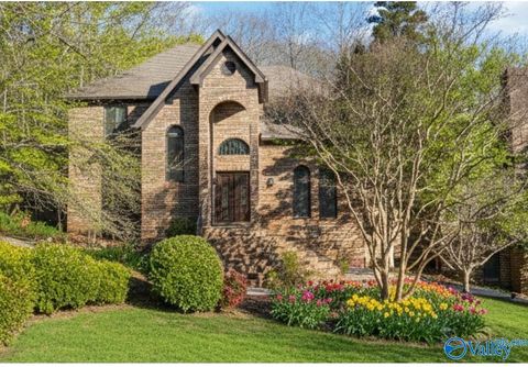 Photo of 2703 Chandler Circle, Huntsville, AL 35801 (MLS # 21909166)