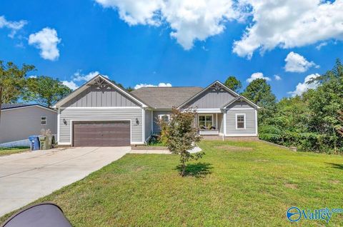Homes For Sale - 208 Townsend Drive<br/> Huntsville, AL 35811