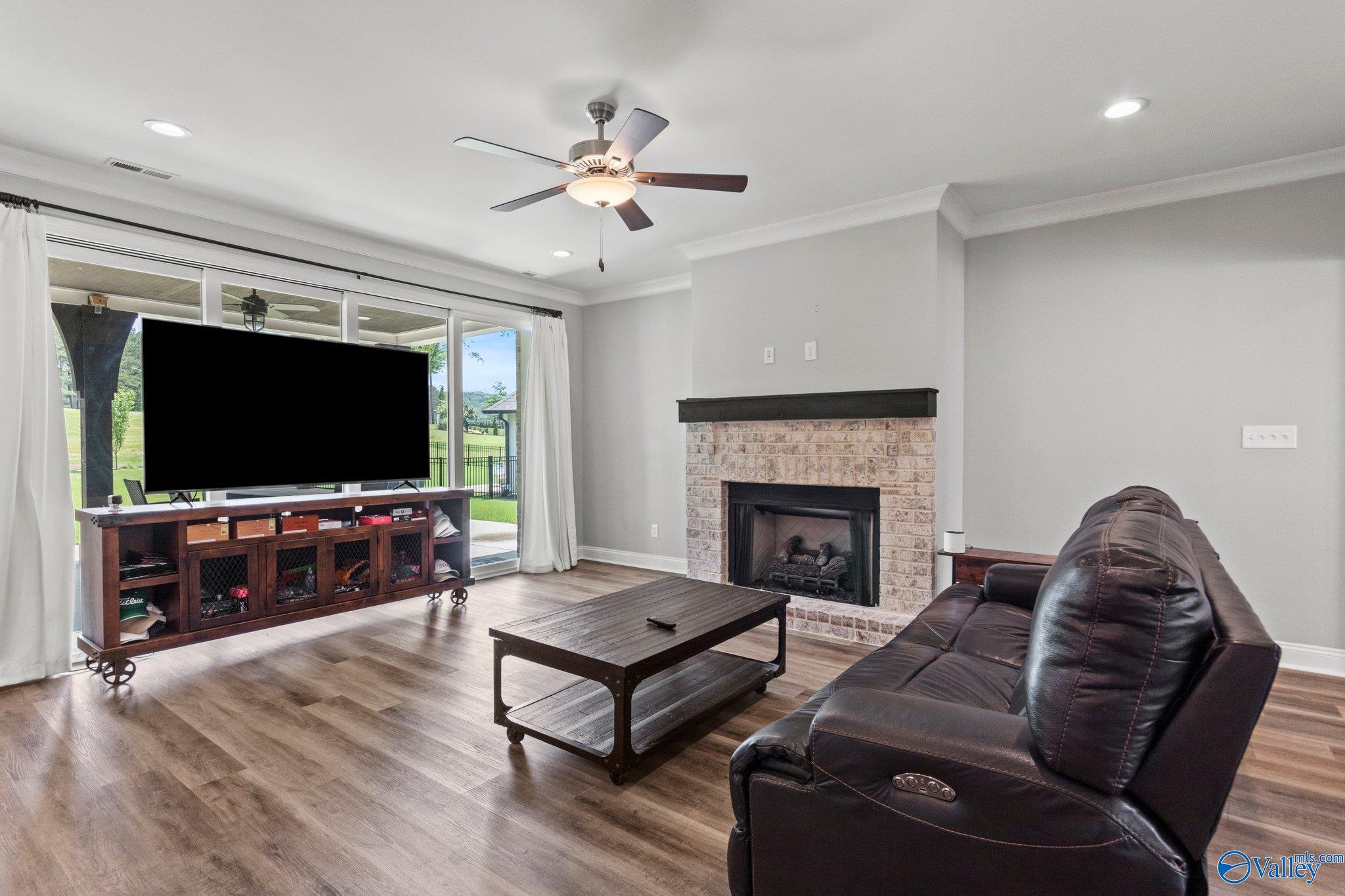 1439 Cherokee Ridge Drive, Union Grove, Alabama image 3