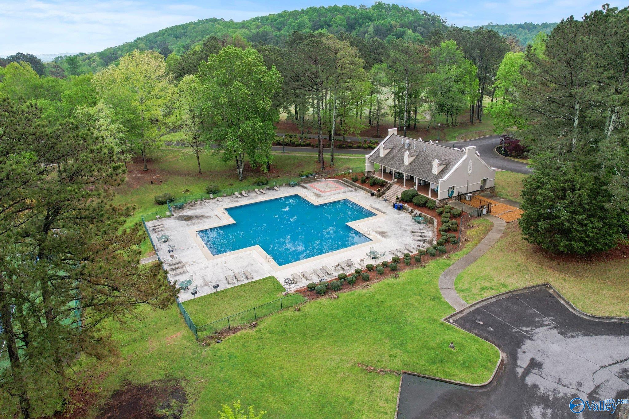 1439 Cherokee Ridge Drive, Union Grove, Alabama image 20