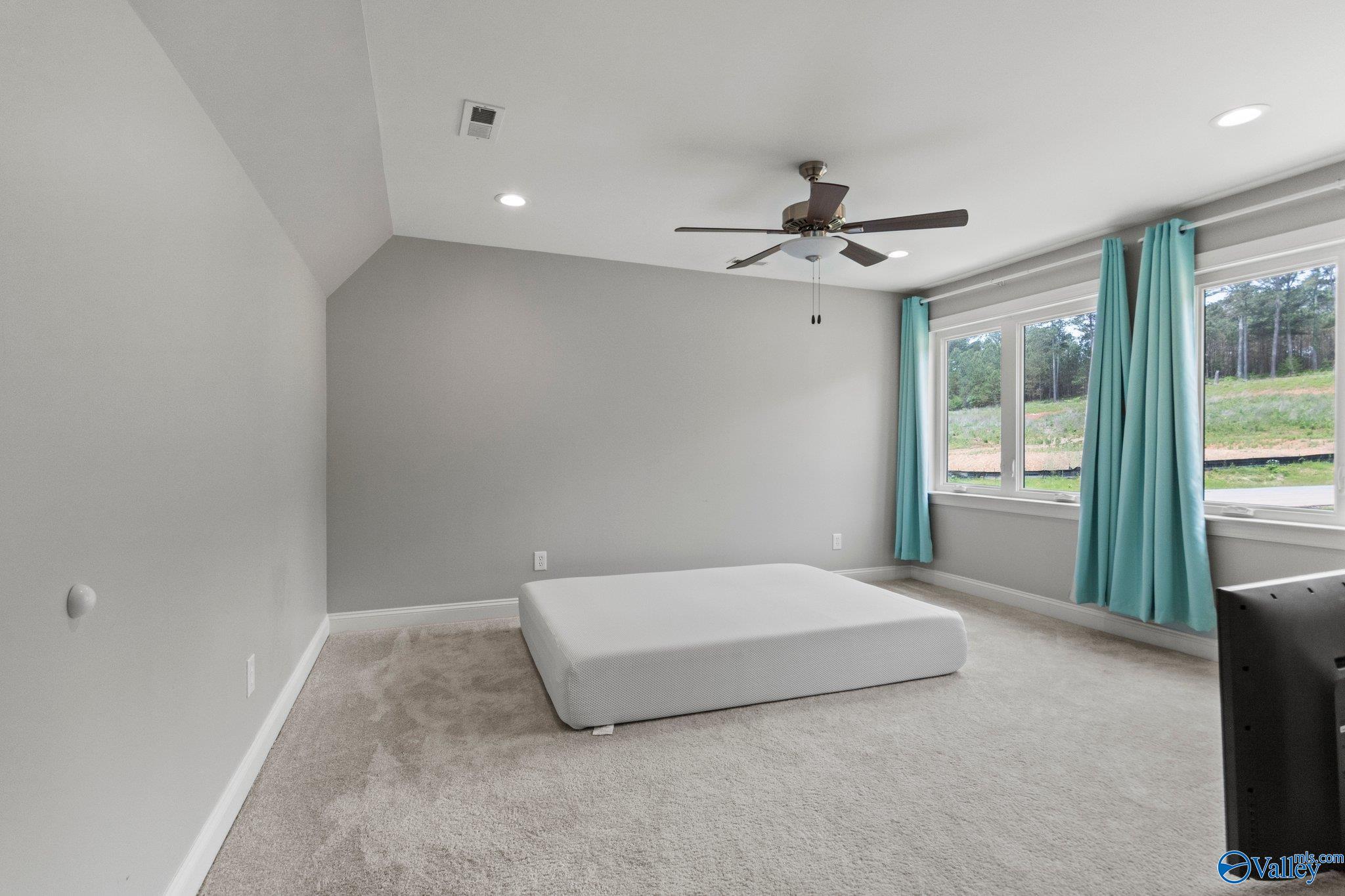 1439 Cherokee Ridge Drive, Union Grove, Alabama image 17
