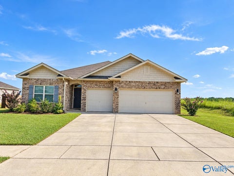 Homes For Rent - 156 Arctic Fox Trail<br/> Meridianville, AL 35759