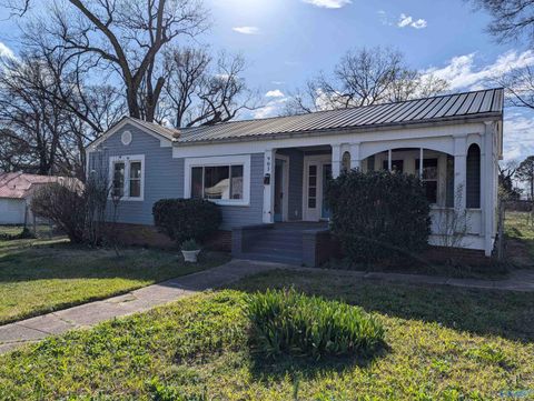 Photo of 903 Spruce Street, Gadsden, AL 35901 (MLS # 21912269)