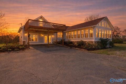 Photo of 244 Cherokee Ridge Road, Grant, AL 35747 (MLS # 21912717)