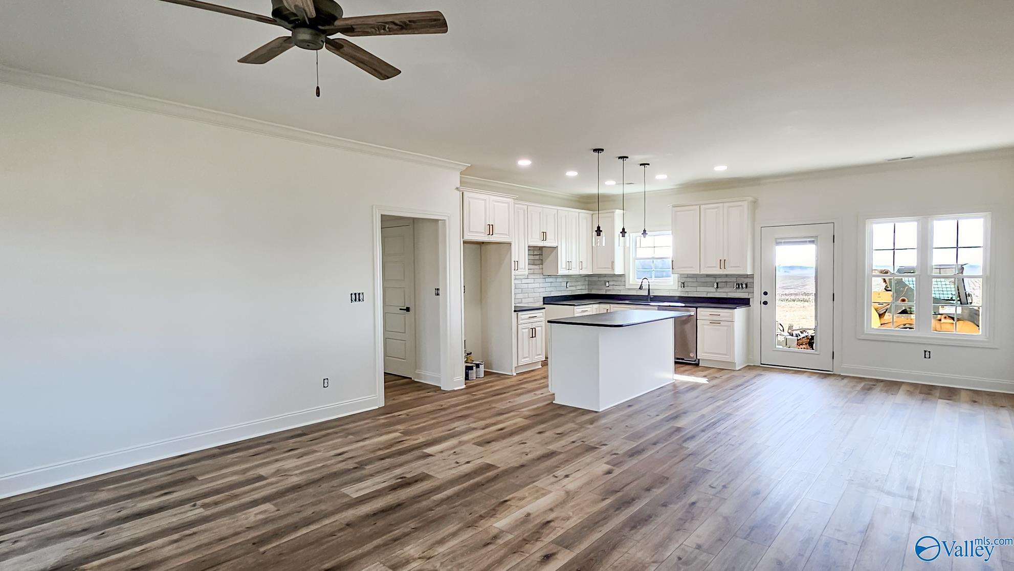 9160 Trails End Drive, Athens, Alabama image 4