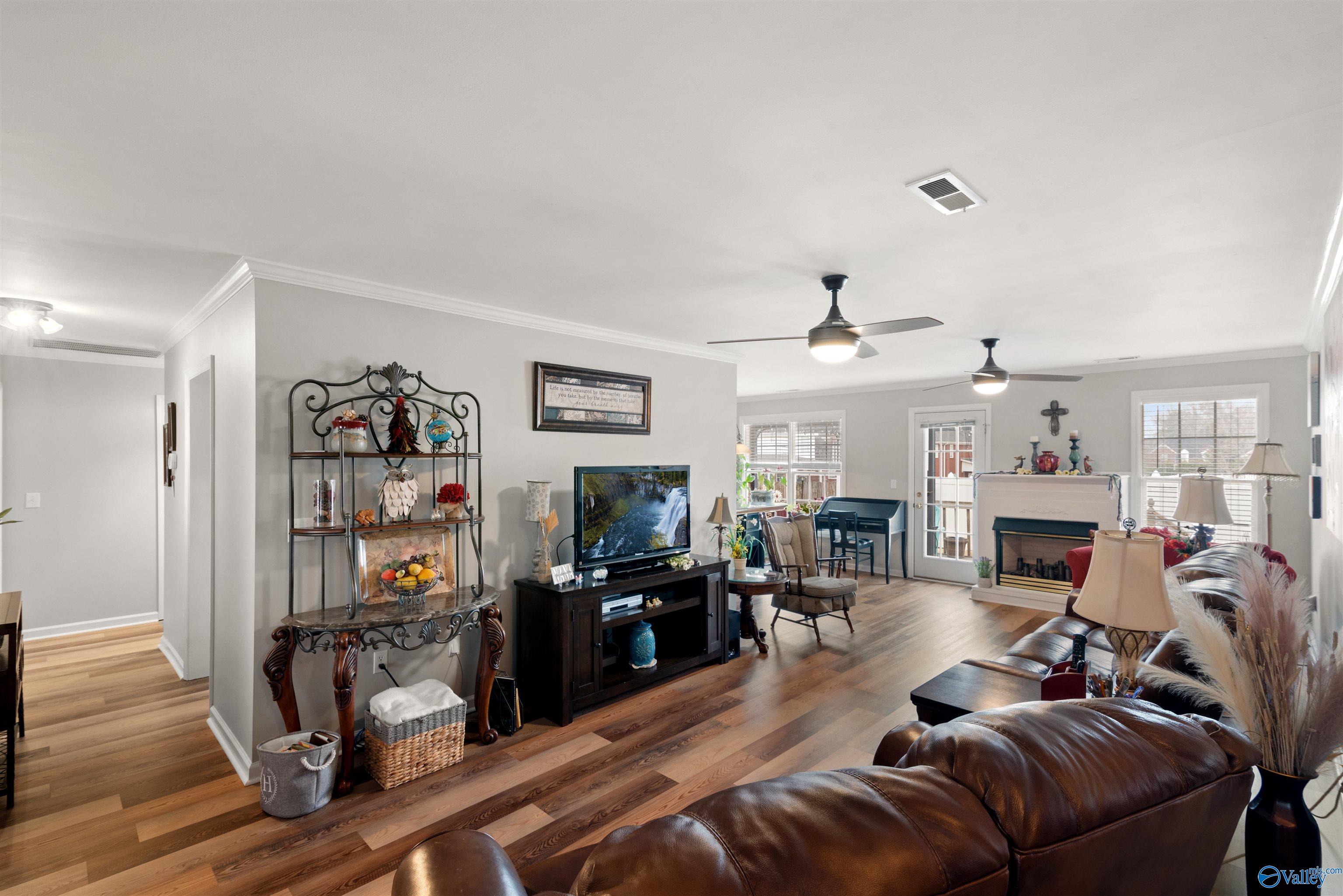 1305 Berrivine Drive, Hartselle, Alabama image 12