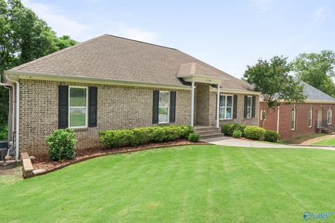 Homes For Sale - 1728 Alm Drive<br/> Huntsville, AL 35801