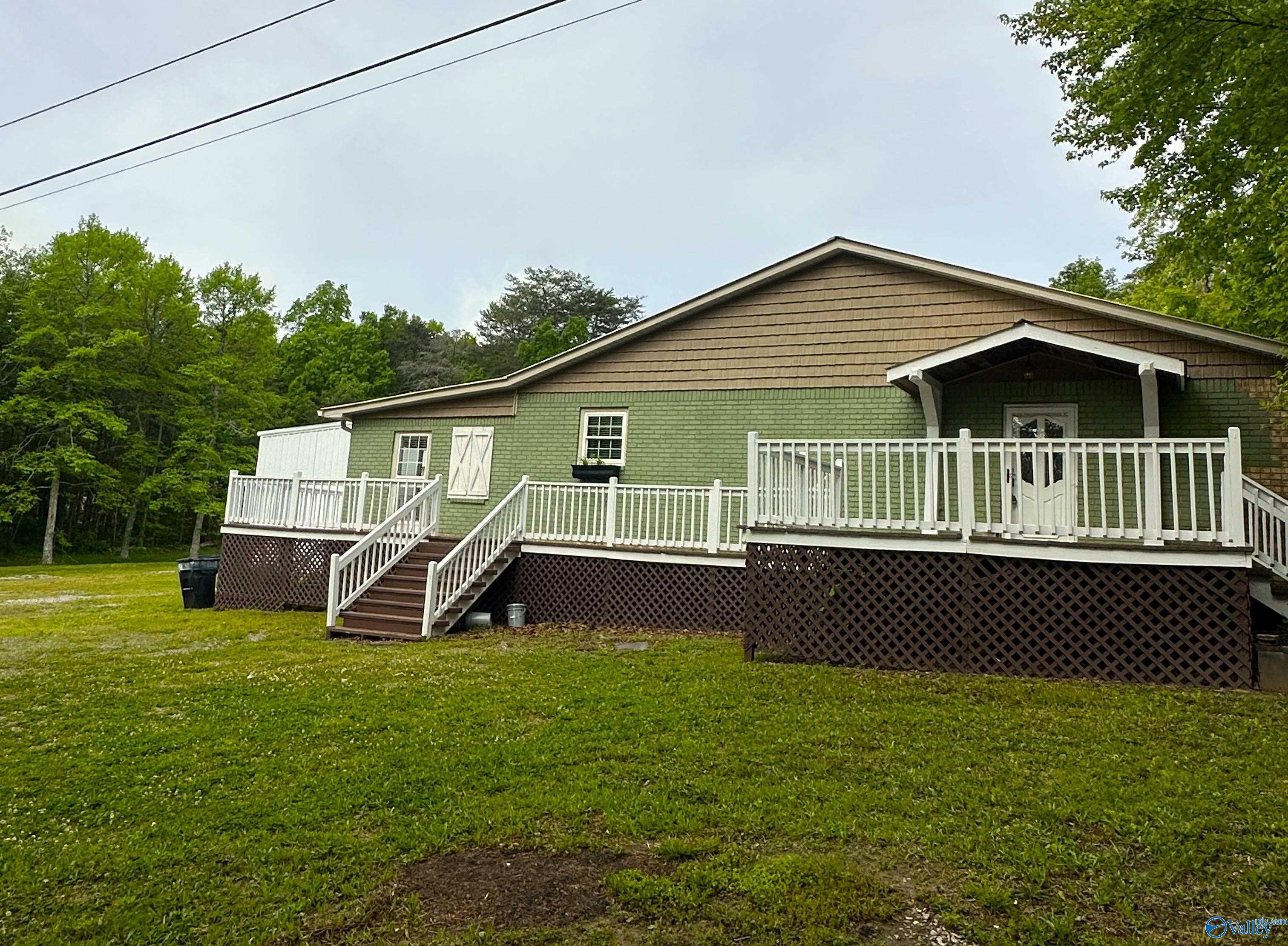 1046 Susan Drive, Fort Payne, Alabama image 2