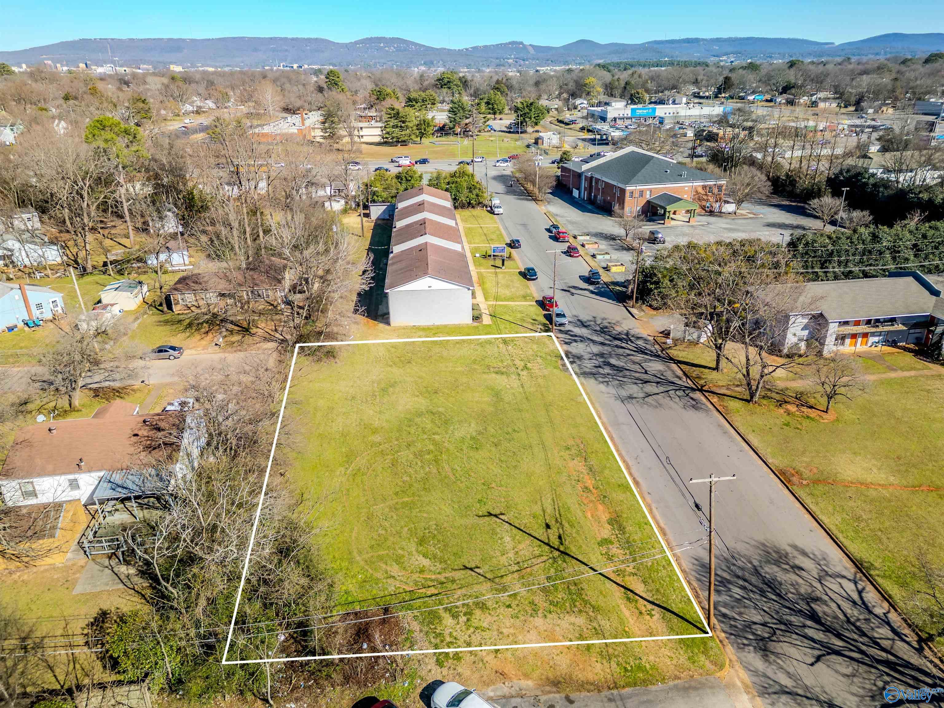 - Dyshel Drive, Huntsville, Alabama image 22