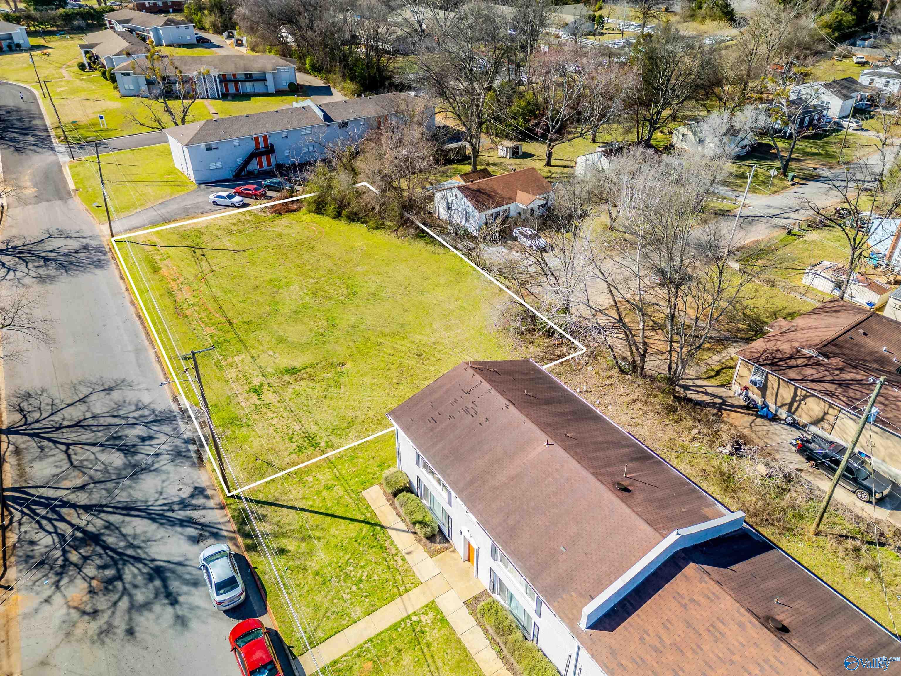 - Dyshel Drive, Huntsville, Alabama image 7