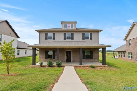 Homes For Sale - 116 Sartain Street<br/> New Market, AL 35761