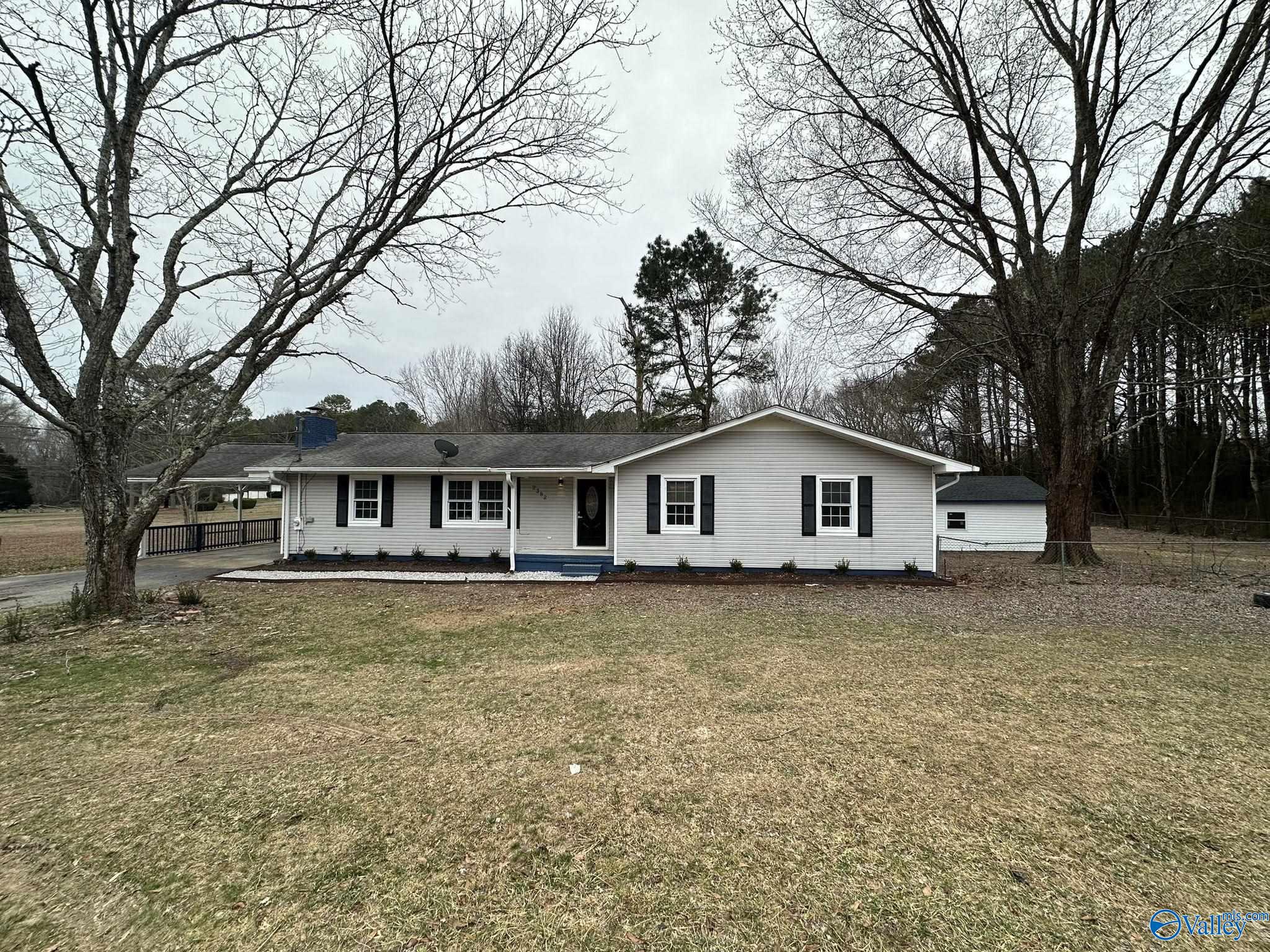 2382 Charity Lane, Hazel Green, Alabama image 2