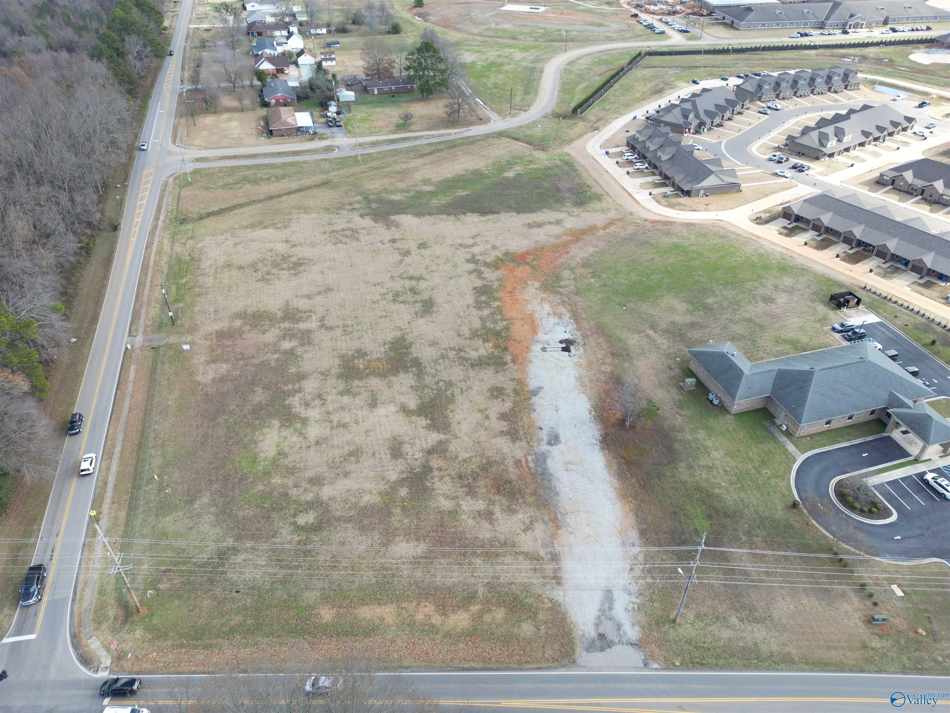 16296 Lucas Ferry Road, Athens, Alabama image 5